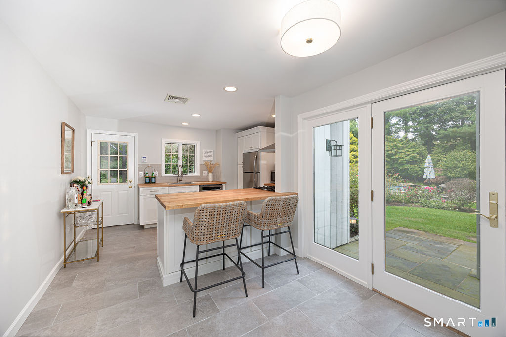 64 Huckleberry Hollow Stamford CT 06903