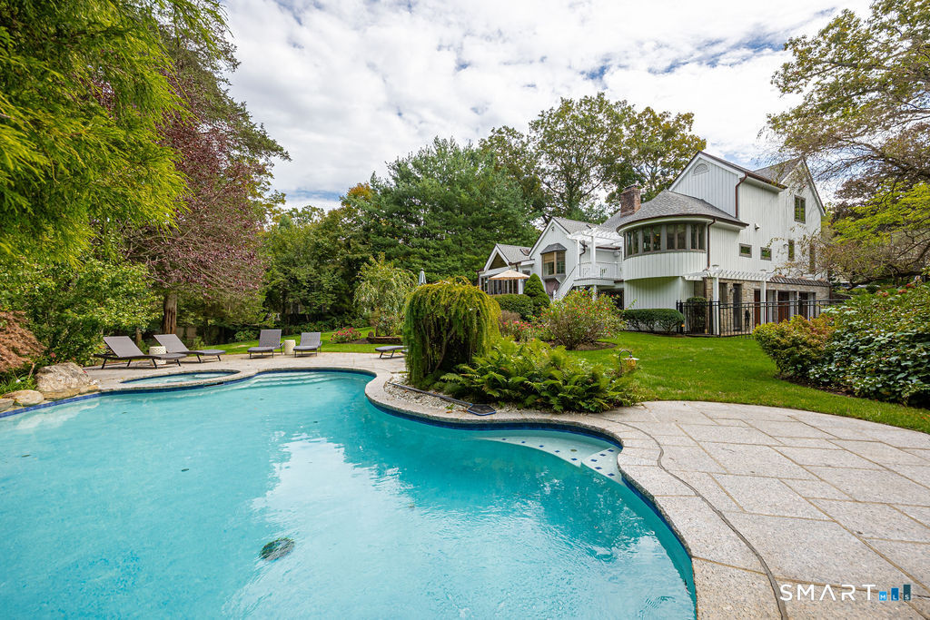 64 Huckleberry Hollow Stamford CT 06903