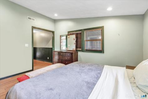 12 Crestwood Road Ansonia CT 06401