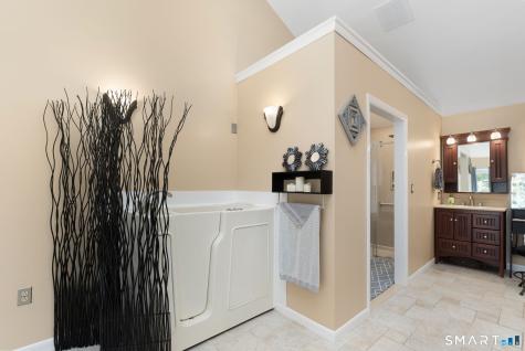 266 Heritage Road Putnam CT 06260