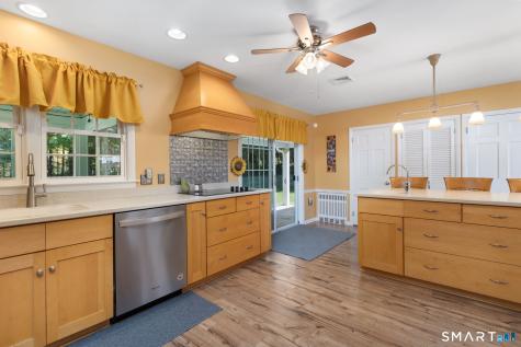 266 Heritage Road Putnam CT 06260