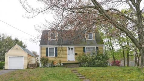 215 Wilton Road Fairfield CT 06824