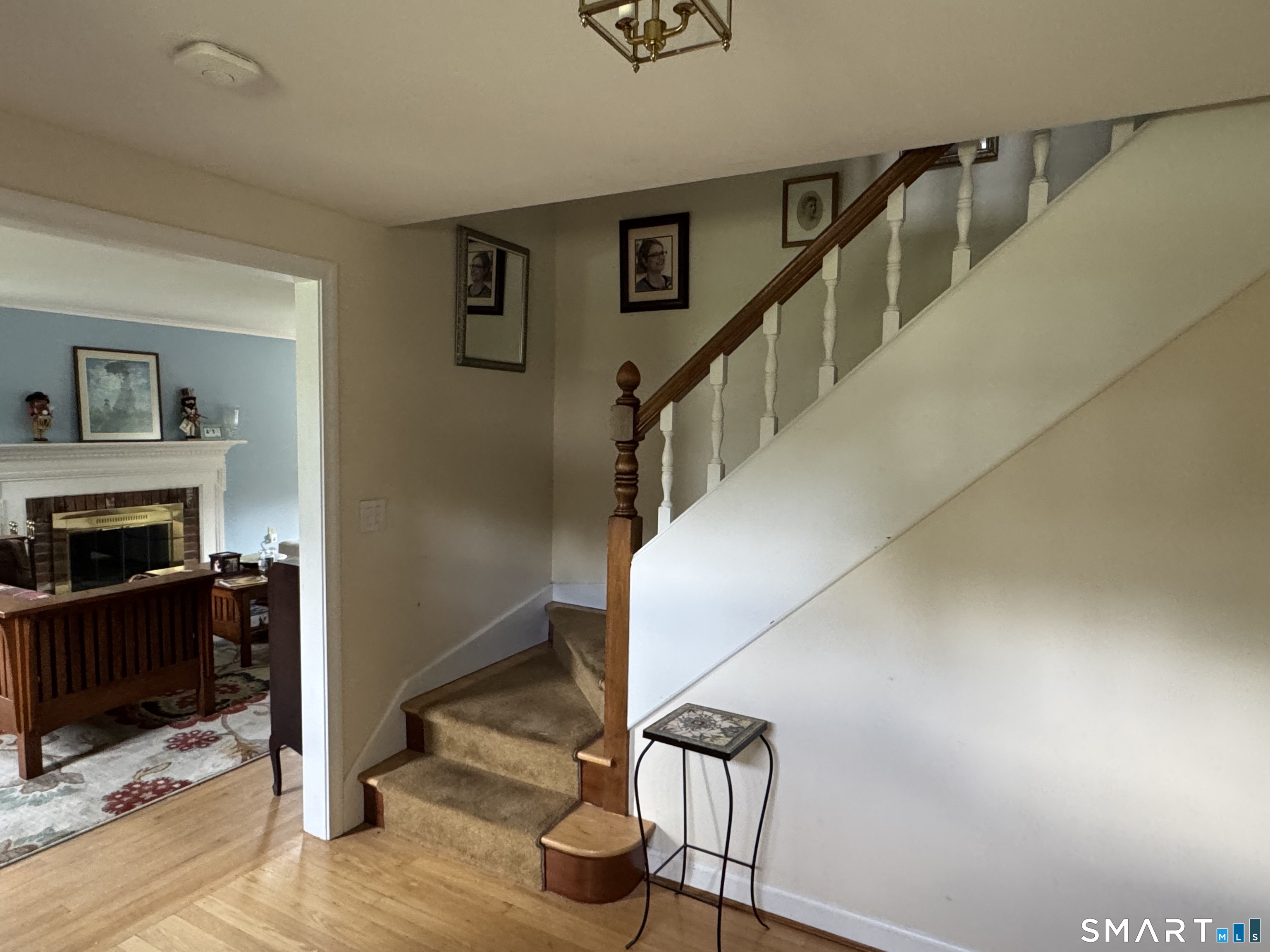 28 Crestwood Road Simsbury CT 06070