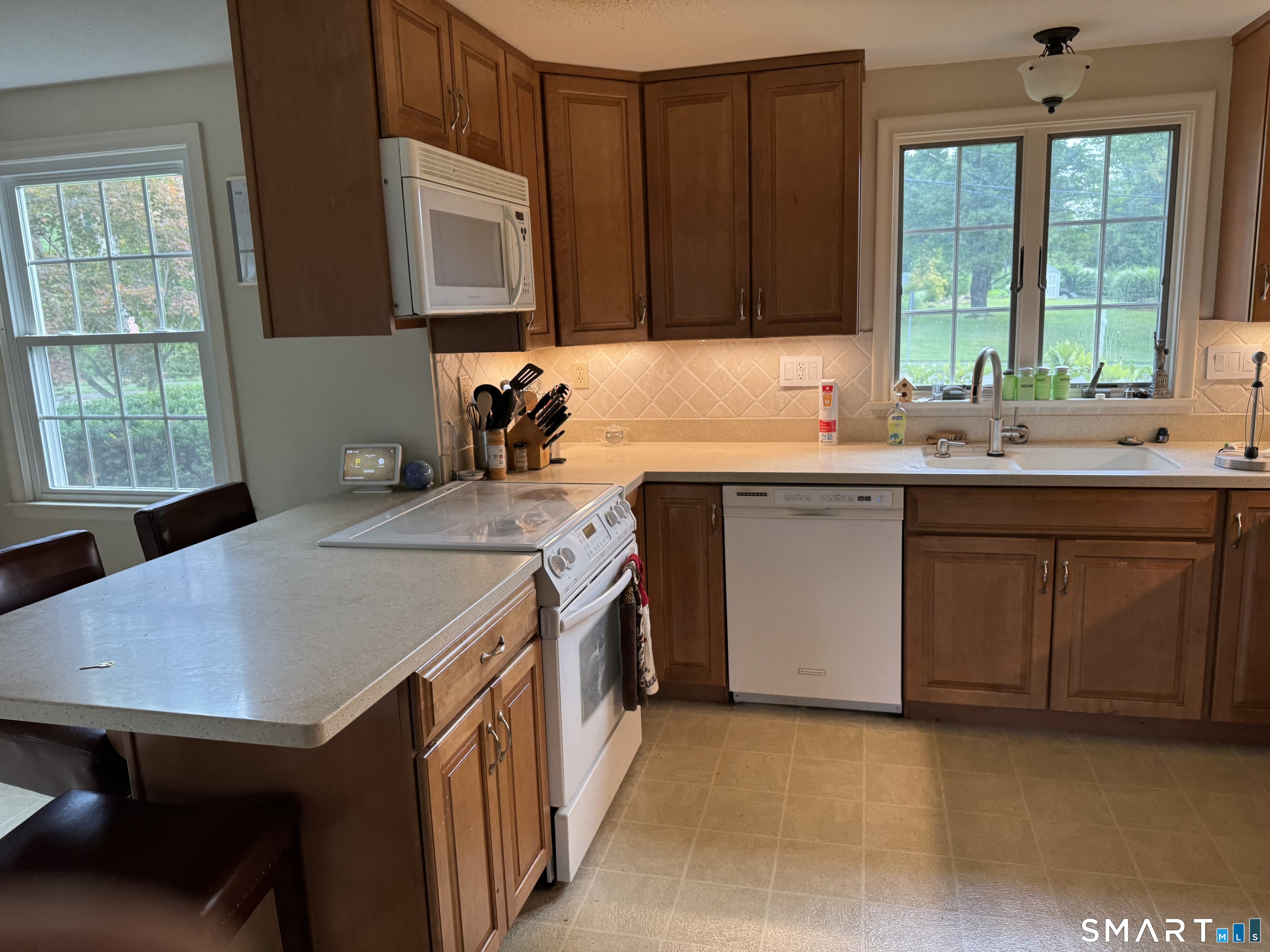28 Crestwood Road Simsbury CT 06070