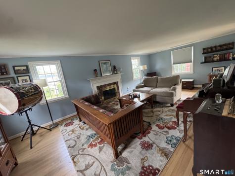 28 Crestwood Road Simsbury CT 06070