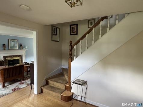 28 Crestwood Road Simsbury CT 06070