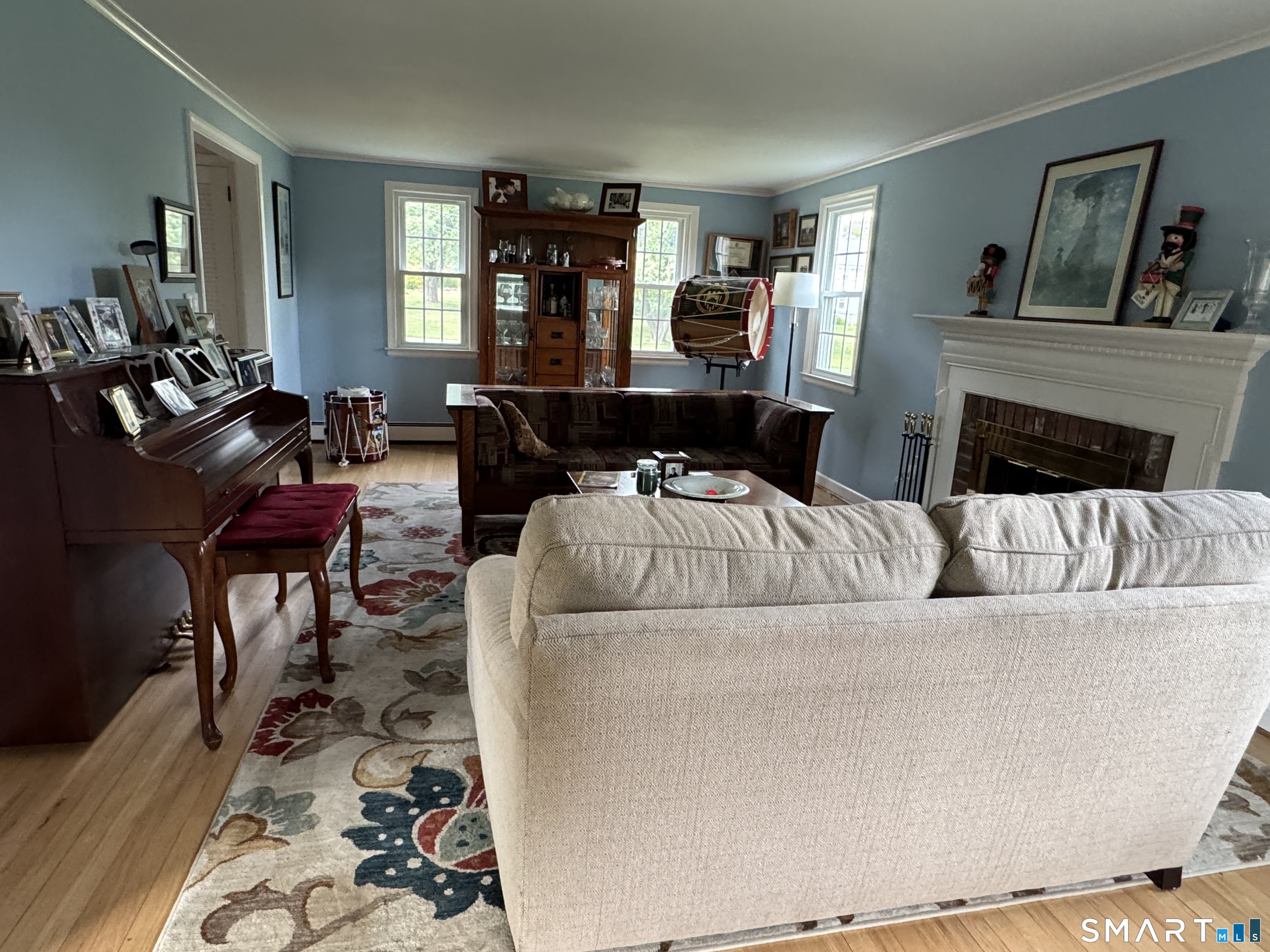 28 Crestwood Road Simsbury CT 06070
