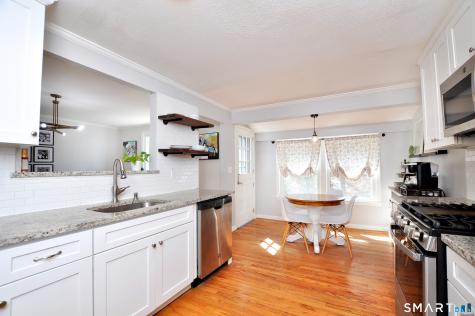 33 Chestnut Hill Road Simsbury CT 06070