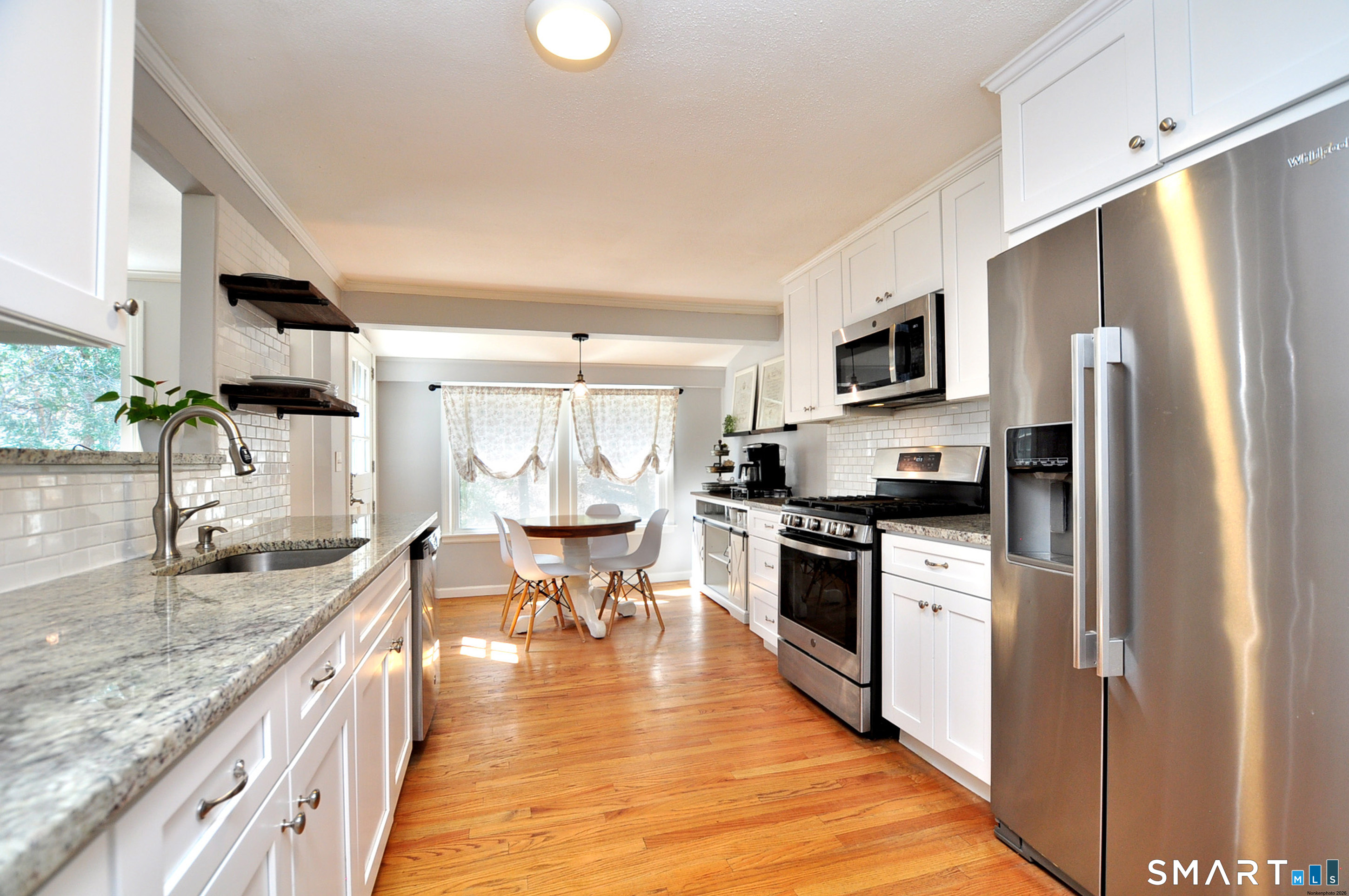 33 Chestnut Hill Road Simsbury CT 06070