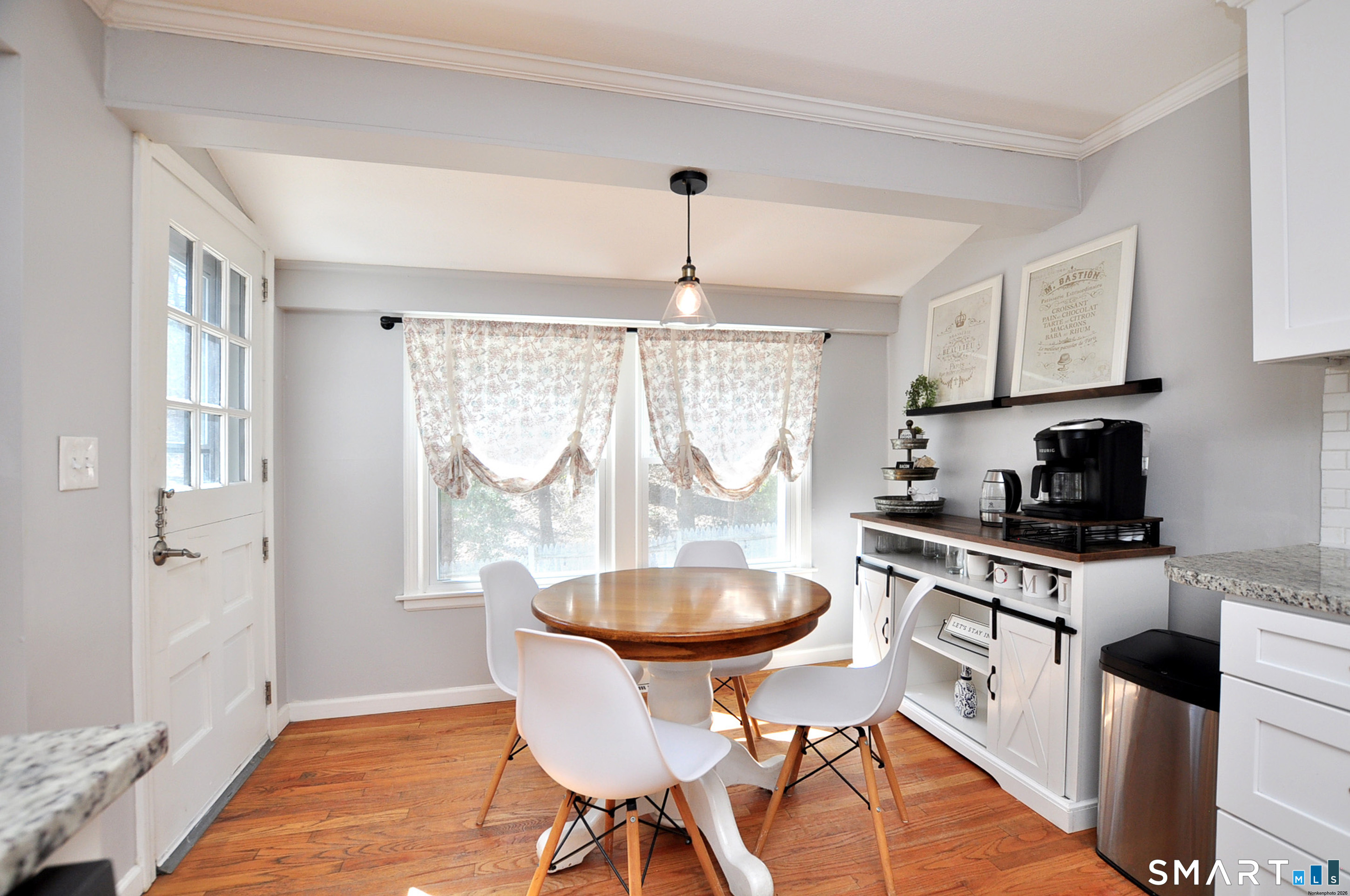 33 Chestnut Hill Road Simsbury CT 06070