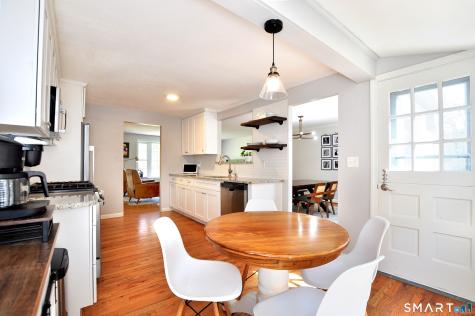33 Chestnut Hill Road Simsbury CT 06070