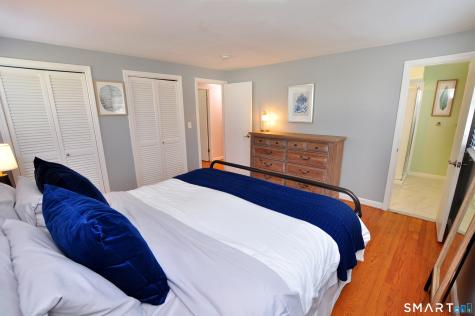 33 Chestnut Hill Road Simsbury CT 06070