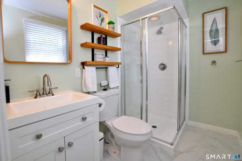 33 Chestnut Hill Road Simsbury CT 06070