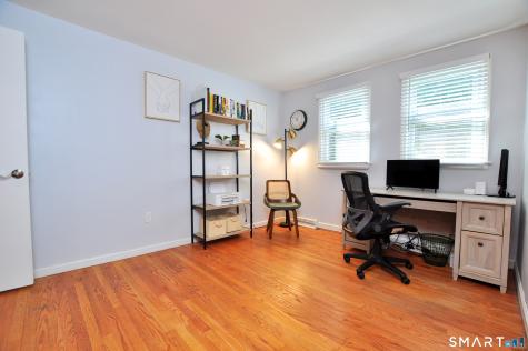 33 Chestnut Hill Road Simsbury CT 06070