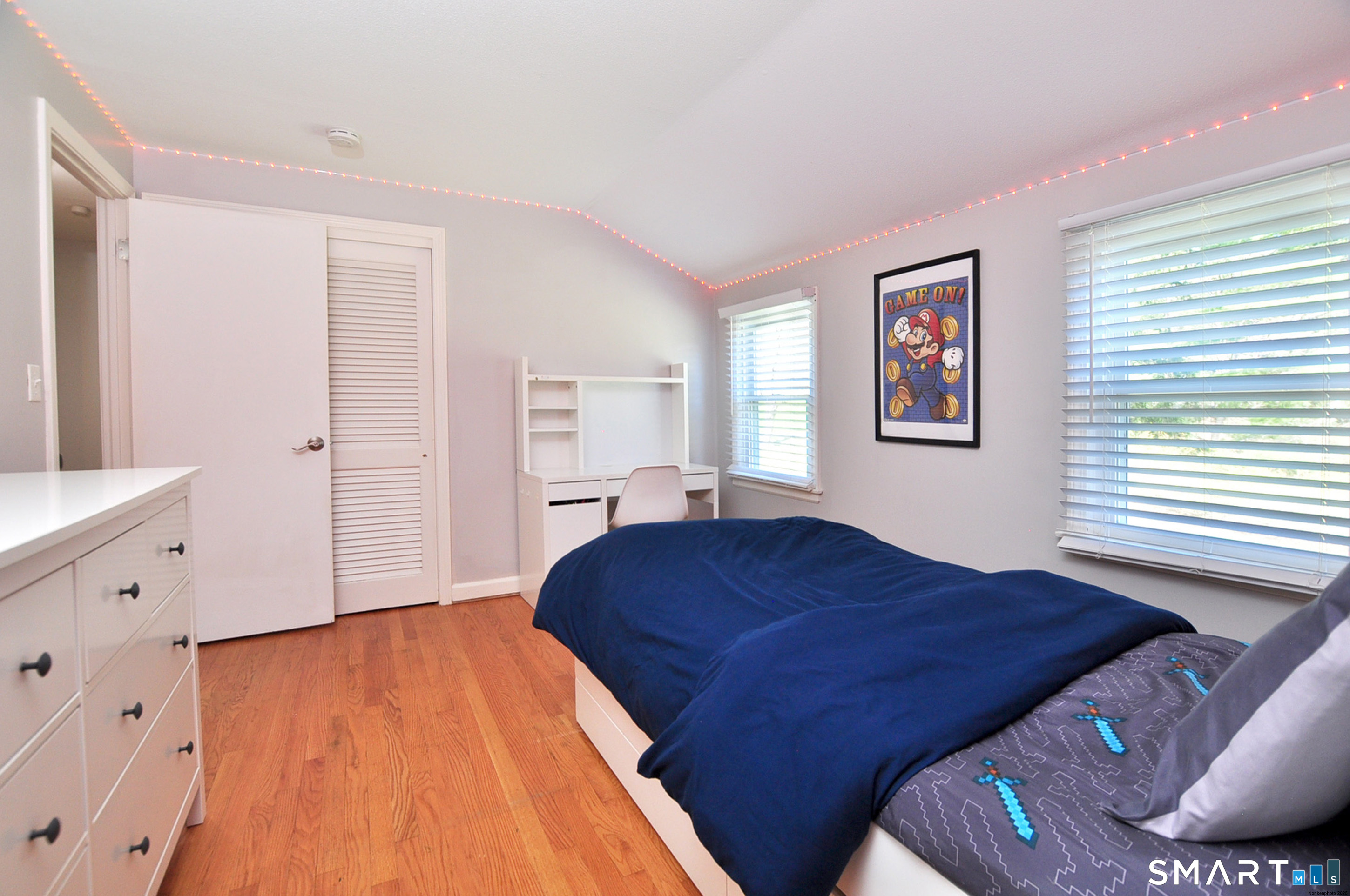 33 Chestnut Hill Road Simsbury CT 06070