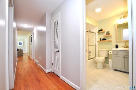 33 Chestnut Hill Road Simsbury CT 06070