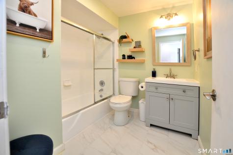 33 Chestnut Hill Road Simsbury CT 06070