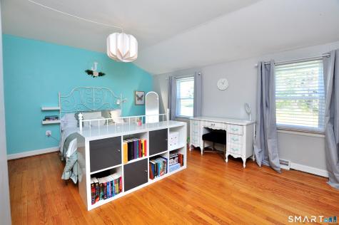 33 Chestnut Hill Road Simsbury CT 06070