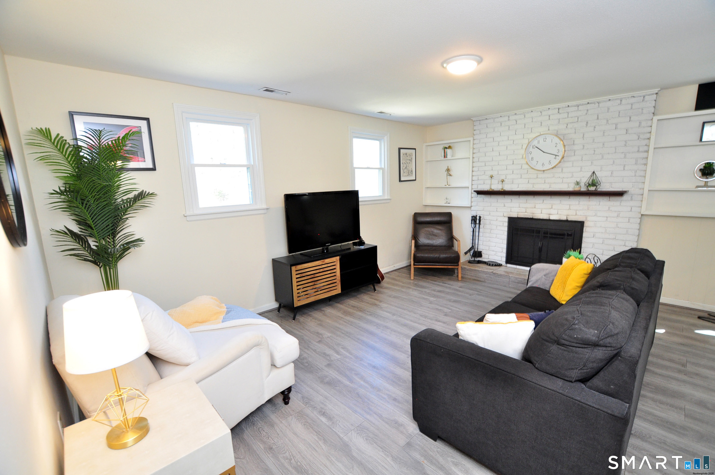 33 Chestnut Hill Road Simsbury CT 06070