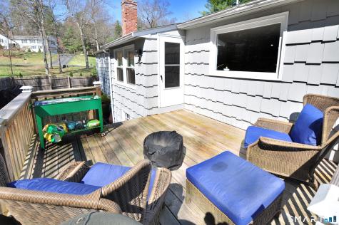 33 Chestnut Hill Road Simsbury CT 06070