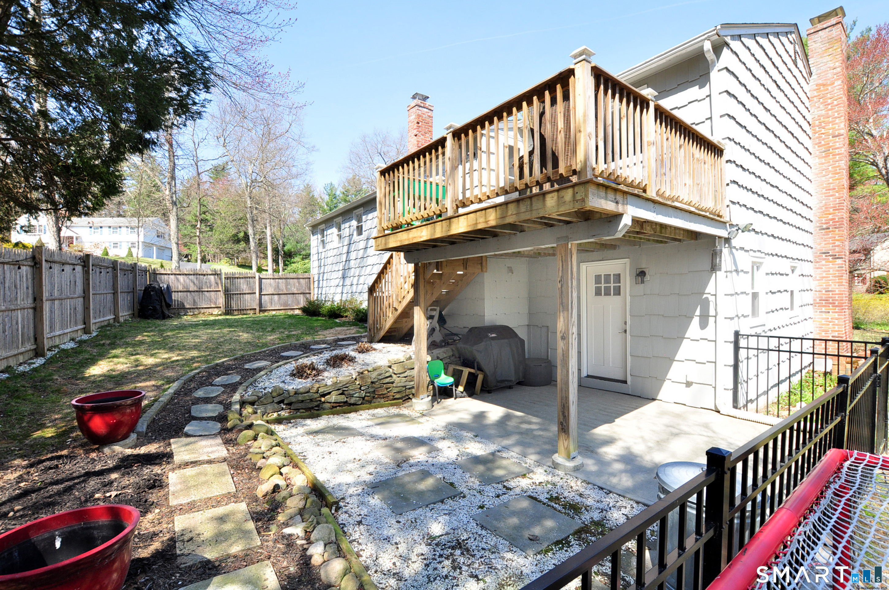33 Chestnut Hill Road Simsbury CT 06070