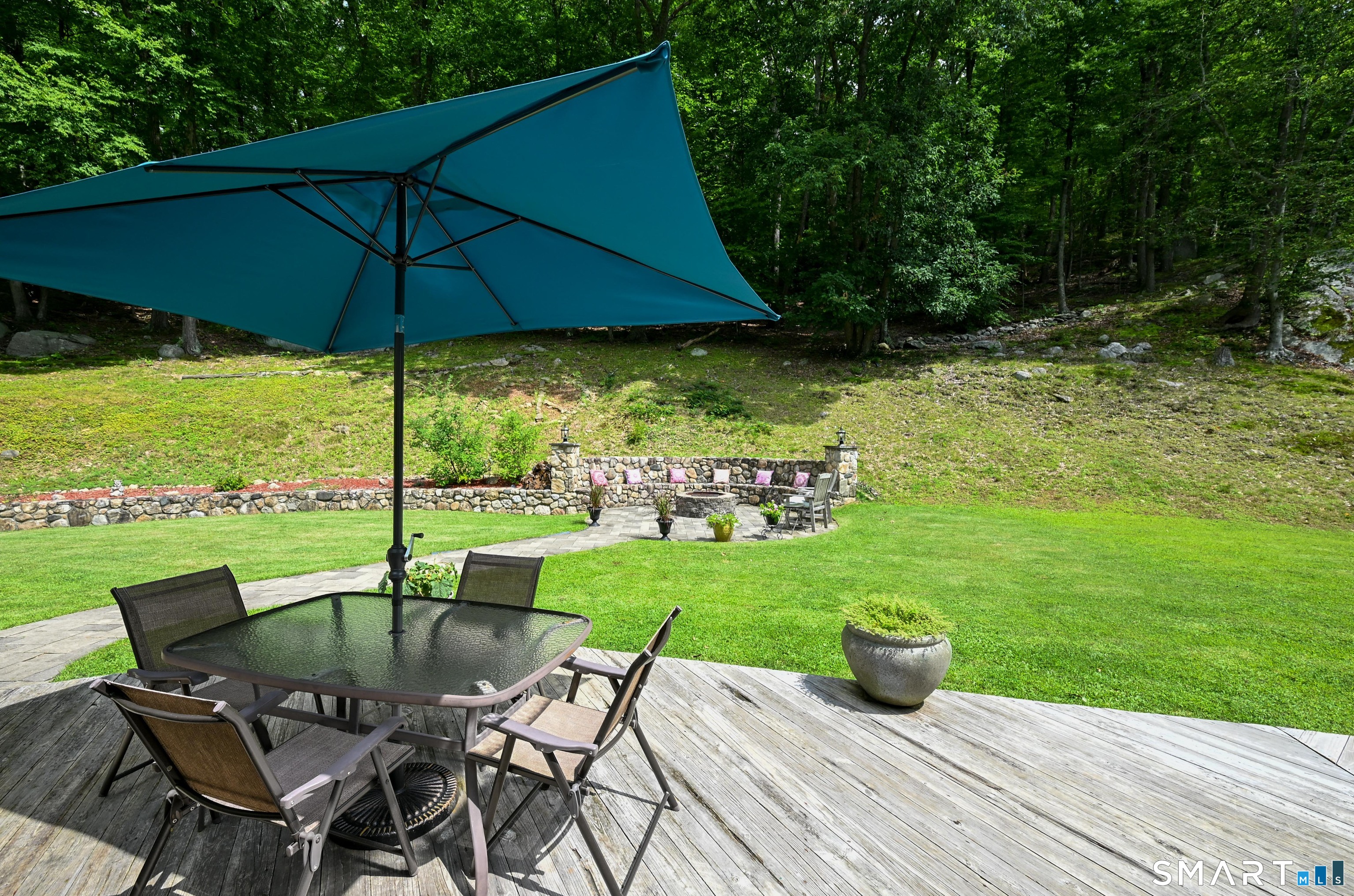 39 Bear Mountain Road New Fairfield CT 06812