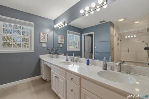 10 Buckingham Lane West Hartford CT 06117