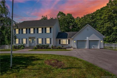 6 Meadowbrook Lane Woodbury CT 06798