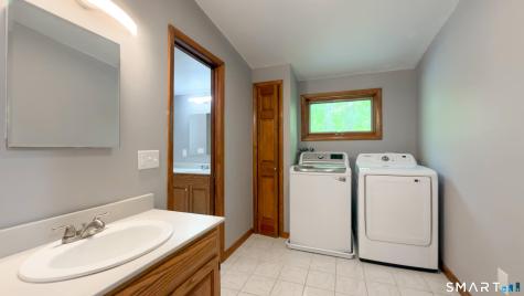 16 Briarwood Drive Simsbury CT 06070