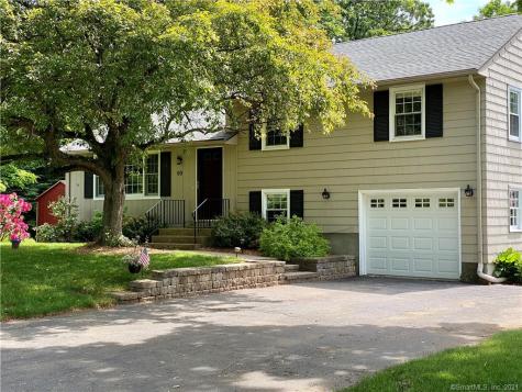 69 Old County Road East Granby CT 06026