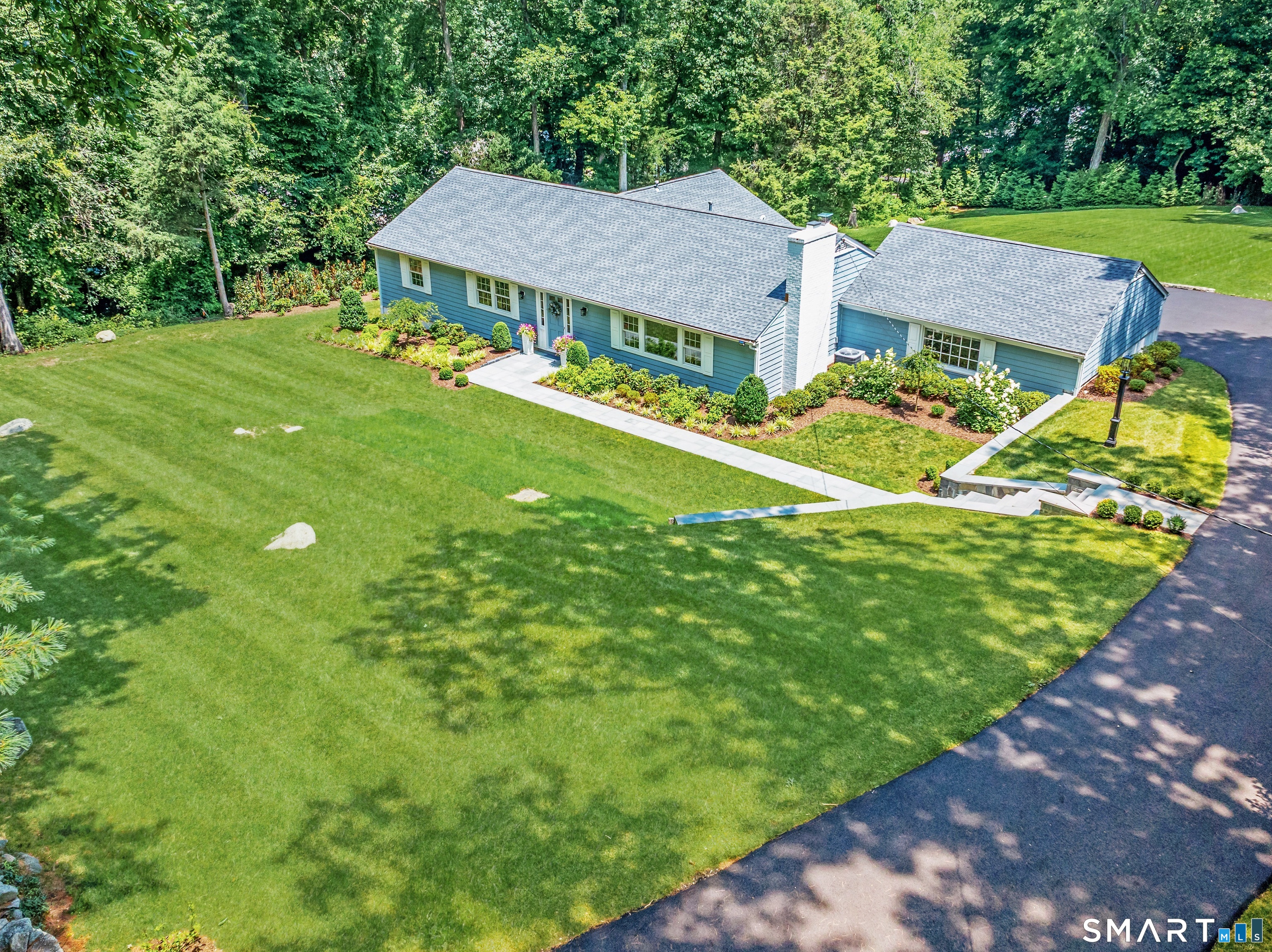 76 Comstock Hill Road New Canaan CT 06840