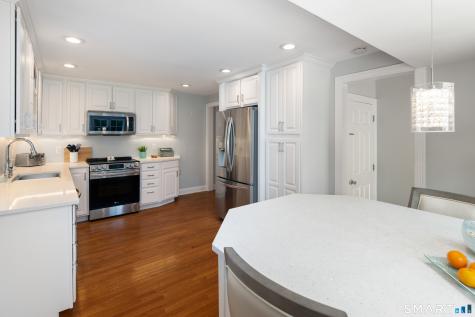 76 Comstock Hill Road New Canaan CT 06840