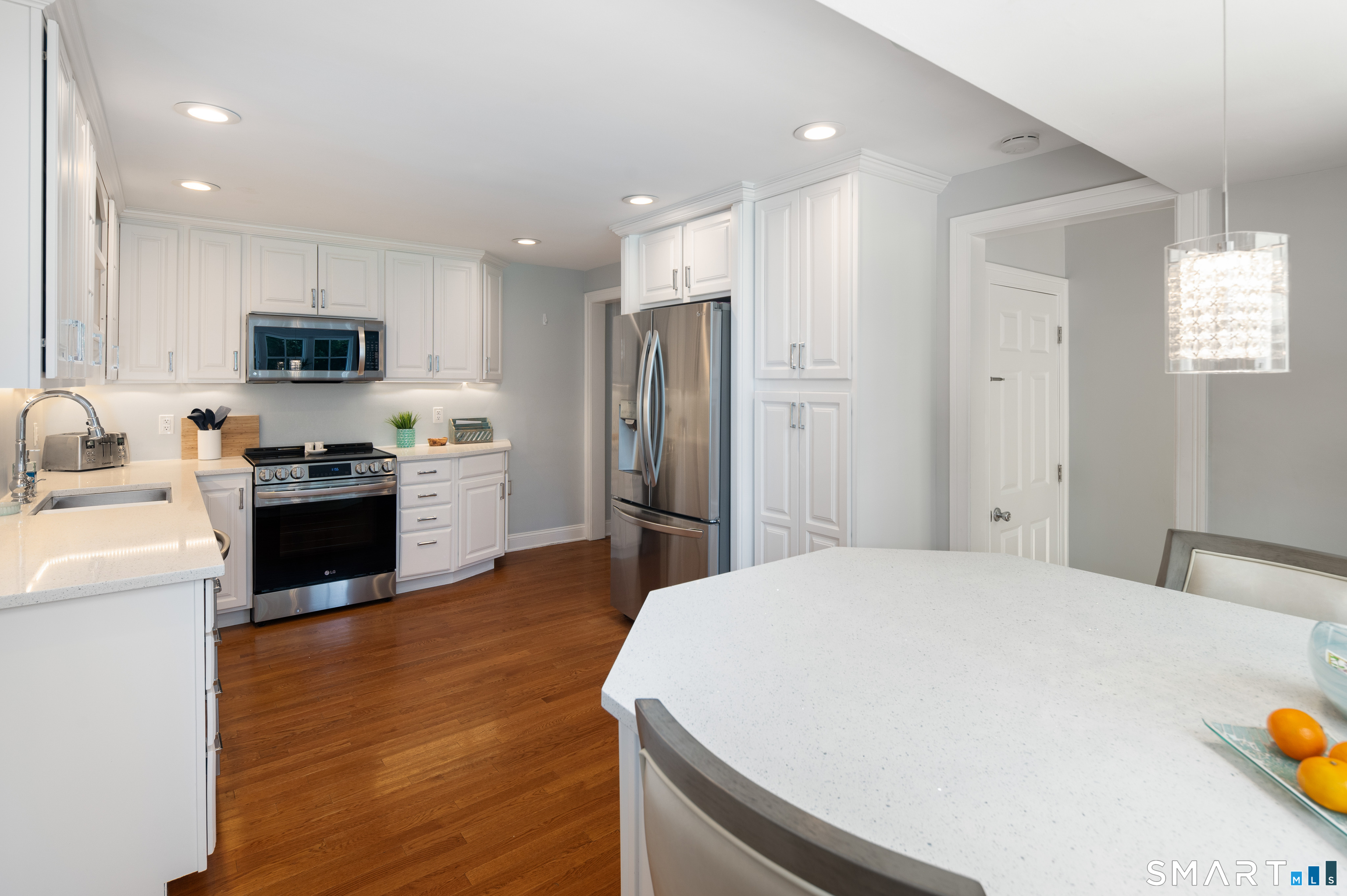76 Comstock Hill Road New Canaan CT 06840