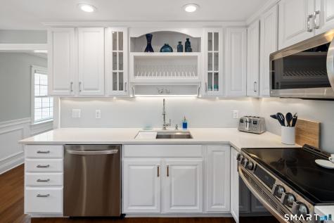76 Comstock Hill Road New Canaan CT 06840