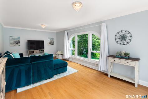 76 Comstock Hill Road New Canaan CT 06840