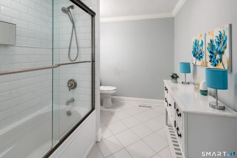 76 Comstock Hill Road New Canaan CT 06840