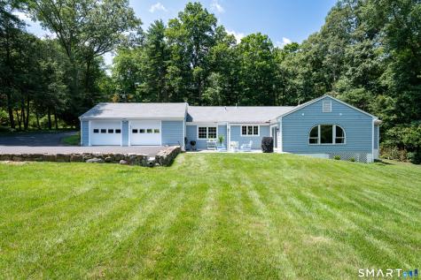76 Comstock Hill Road New Canaan CT 06840