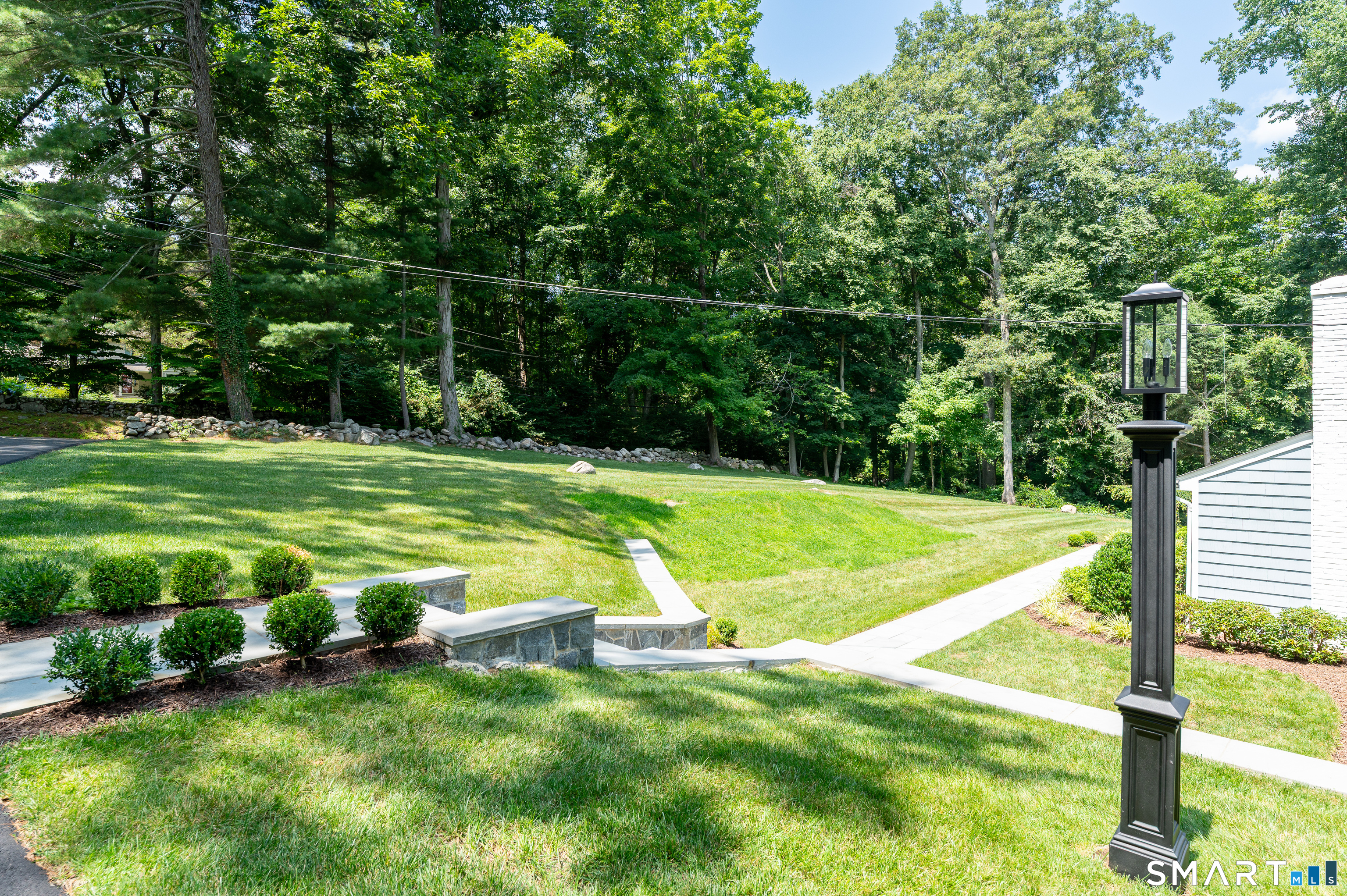 76 Comstock Hill Road New Canaan CT 06840