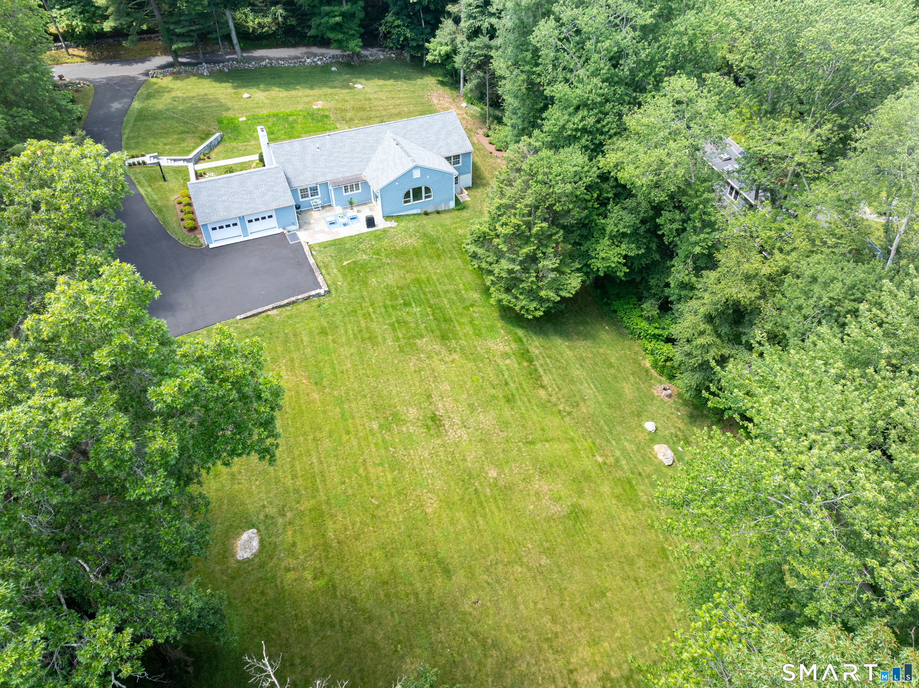 76 Comstock Hill Road New Canaan CT 06840