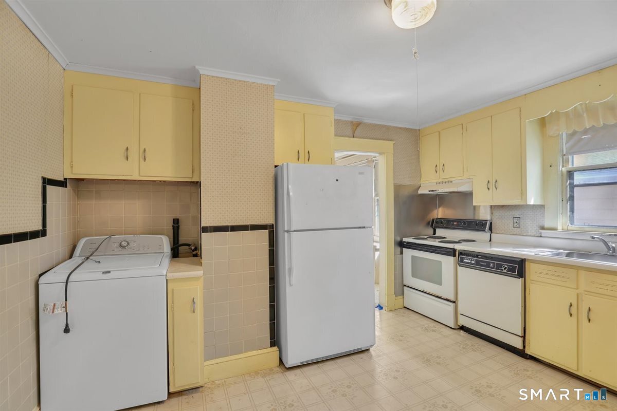 27 Fairview Avenue Middletown CT 06457