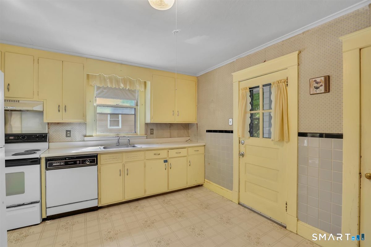 27 Fairview Avenue Middletown CT 06457