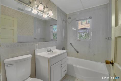 27 Fairview Avenue Middletown CT 06457