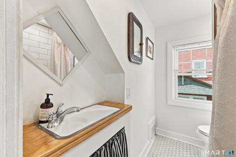 85 Ford Street Hamden CT 06517
