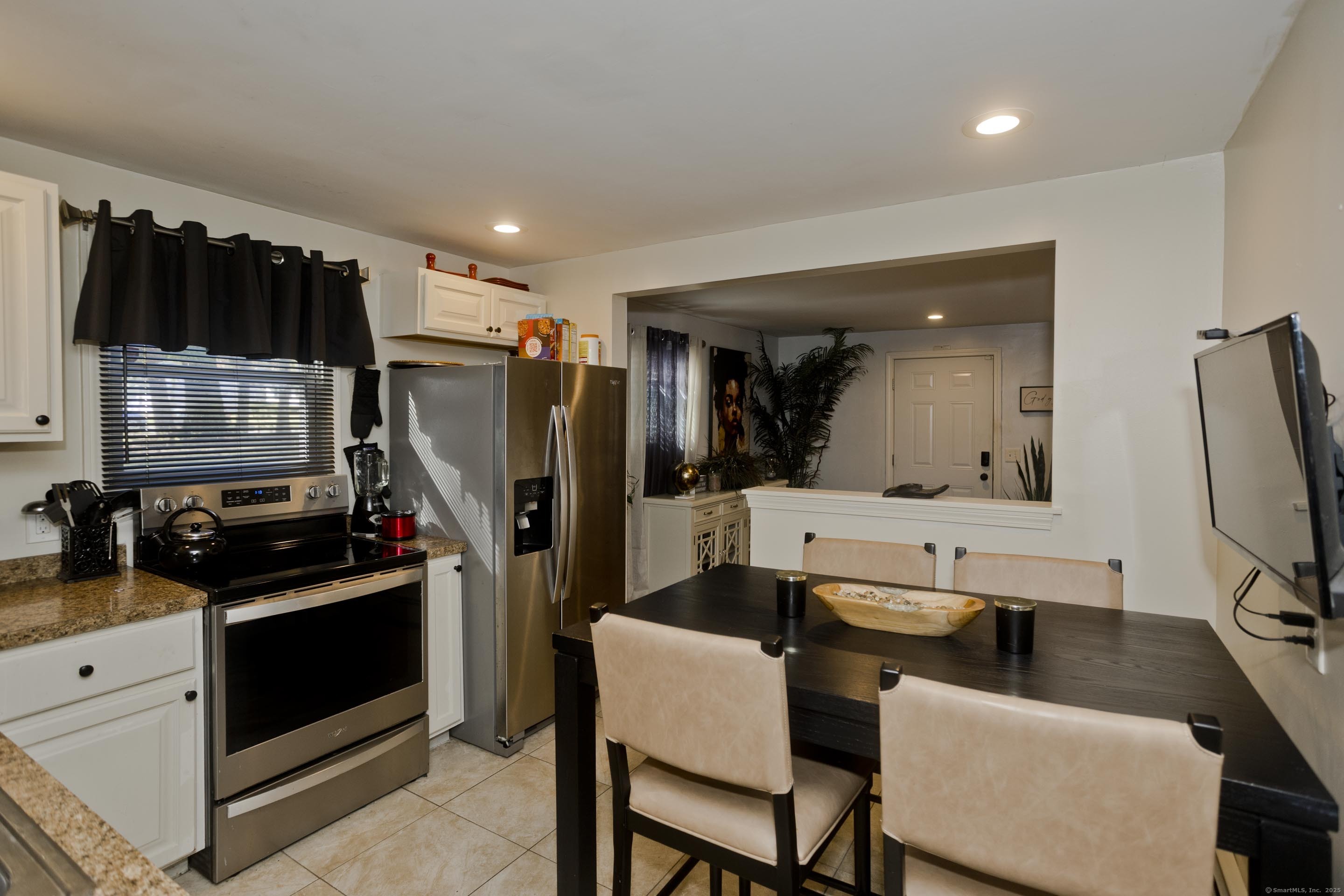 15 Kelsey Place Bloomfield CT 06002