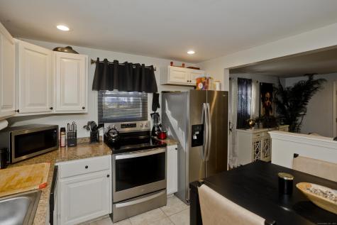 15 Kelsey Place Bloomfield CT 06002