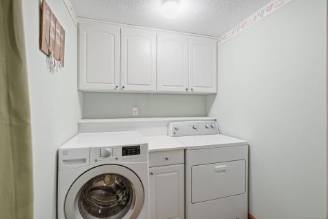 4 Woodland Hollow Street Windsor Locks CT 06096