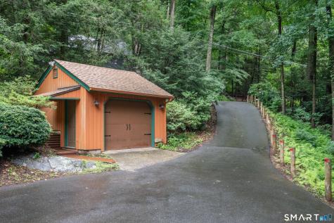 229 New Road Avon CT 06001