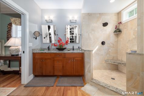 21 Yorkshire Court Farmington CT 06032