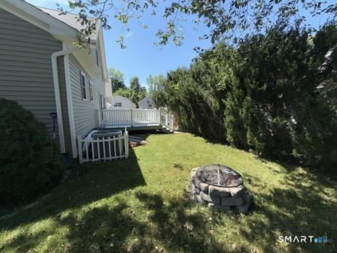 17 Mourning Dove Circle New Haven CT 06513