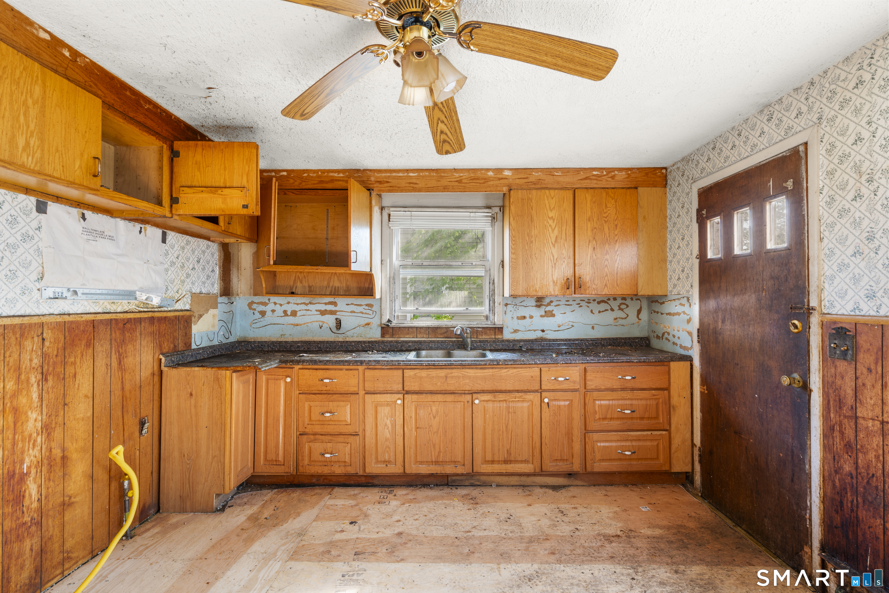 75 Brookside Avenue Bridgeport CT 06606